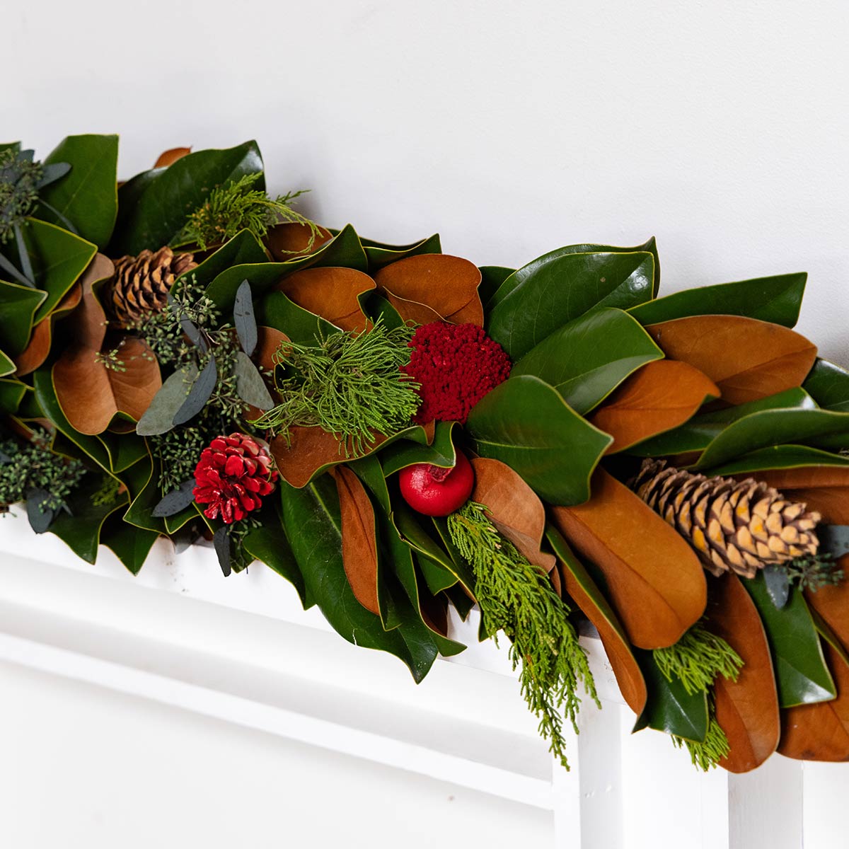 English Holiday Estate Garland